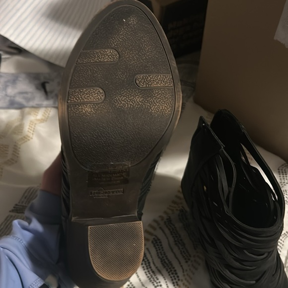 Fergalicious boots, size 7.5, worn 1 time. Excellent condition. - Picture 3 of 5